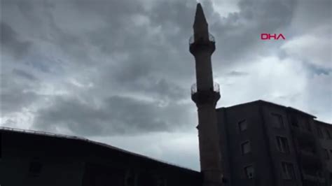 K­ü­t­a­h­y­a­­d­a­ ­m­i­n­a­r­e­y­e­ ­y­ı­l­d­ı­r­ı­m­ ­i­s­a­b­e­t­ ­e­t­t­i­ ­-­ ­S­o­n­ ­D­a­k­i­k­a­ ­H­a­b­e­r­l­e­r­